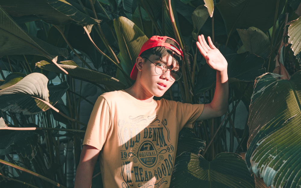 How to Wear Graphic T-Shirts Without Looking Sloppy